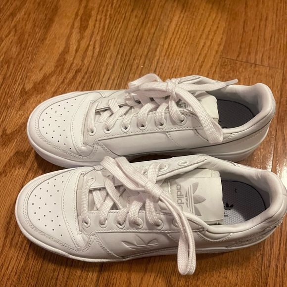 Adidas size 6.5 - Picture 2 of 5